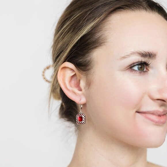 Recycled Vintage 1940s Red Beer Bottle Vintage Quilted Square Leverback Earrings - Picture 5 of 6